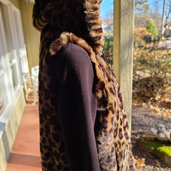 Via Spiga Faux Fur Hooded Leopard Long Vest Size 12-14 - Picture 11 of 16